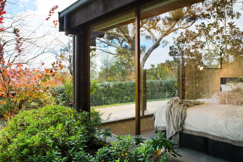 Italian Hill Garden Villa - Accommodation QLD 4