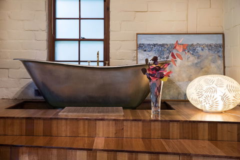 Italian Hill Garden Villa - Accommodation QLD 6