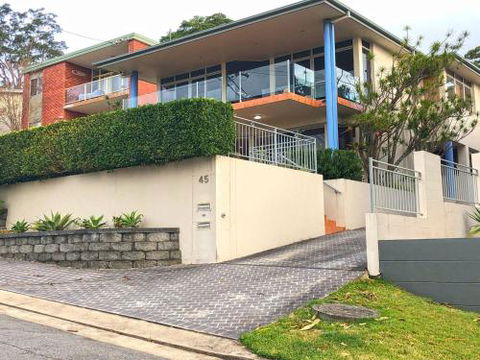 Dutchies Vista 1 / 45 Christmas Bush Ave Ground Floor Duplex With Stunning Water Views - Accommodation QLD 3