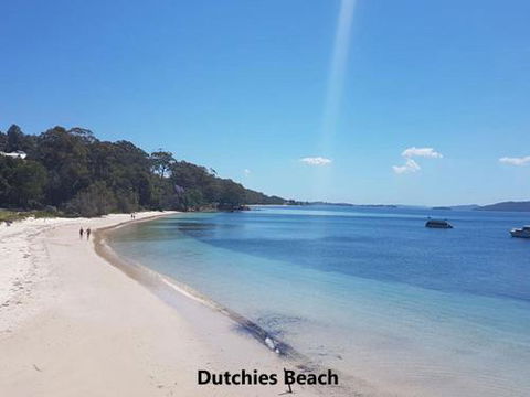 Dutchies Vista 1 / 45 Christmas Bush Ave Ground Floor Duplex With Stunning Water Views - Accommodation QLD 5