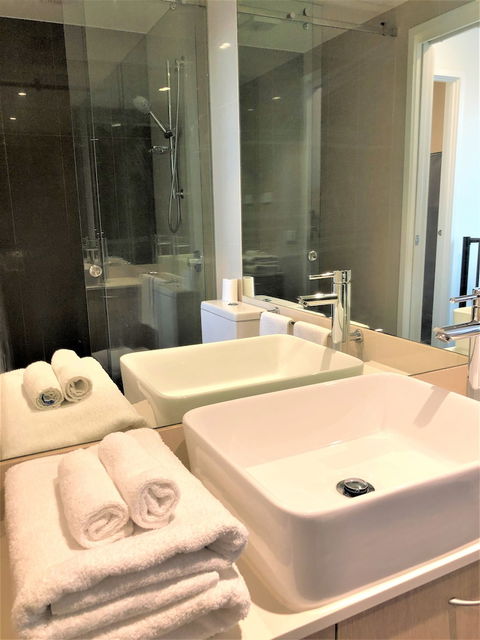 ReadySet Apartments On Spencer West - Accommodation QLD 2