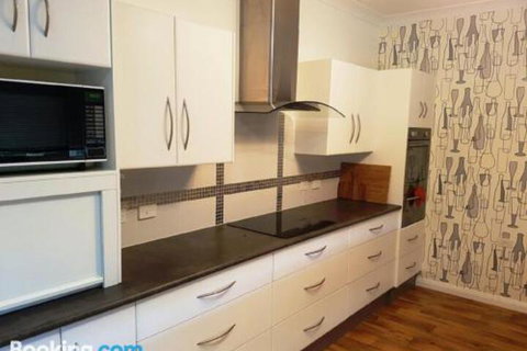 The Old Picnic Ground At Ironstone B & B - Accommodation QLD 6