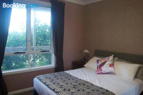 The Old Picnic Ground At Ironstone B & B - Accommodation QLD 3