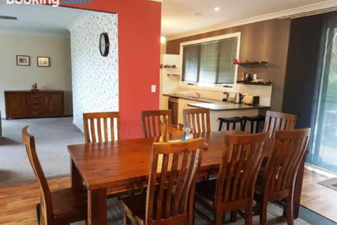 The Old Picnic Ground At Ironstone B & B - Accommodation QLD 2