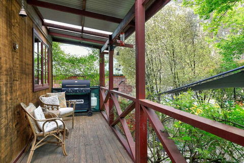 Mountain Den - Accommodation QLD 7