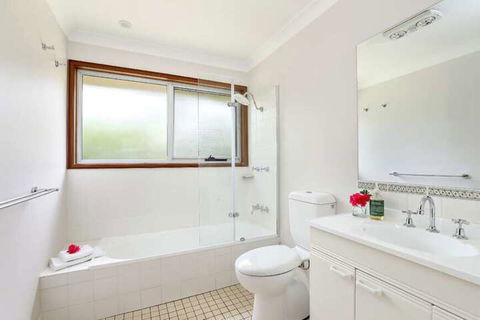 Mountain Den - Accommodation QLD 1