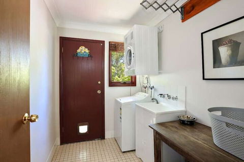 Mountain Den - Accommodation QLD 4