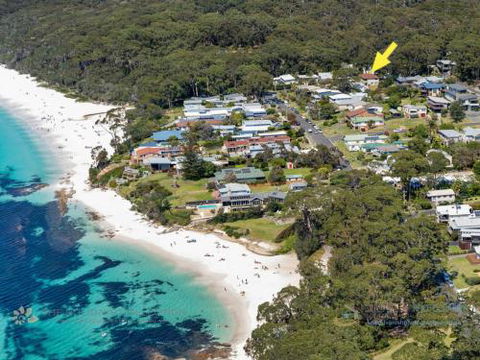 Sandals At The Bay Upstairs Unit Sleeping Six 4pm Check Out Sundays - Accommodation QLD 6