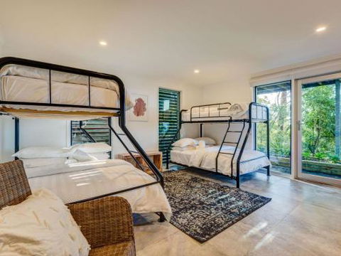 Aqua Pure At Hyams Beach 4pm Check Out Sundays - Accommodation QLD 6