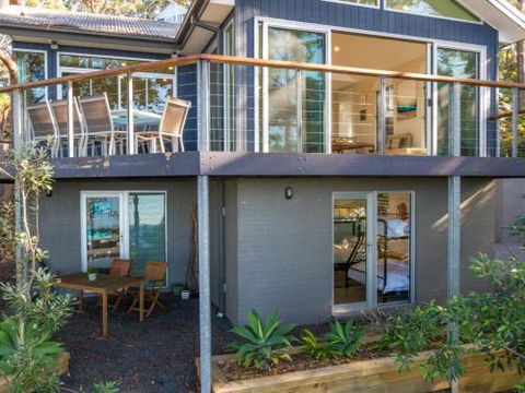 Aqua Pure At Hyams Beach 4pm Check Out Sundays - Accommodation QLD 4