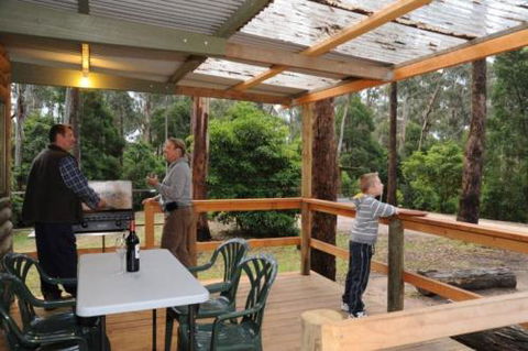 Lakes Entrance Log Cabins - Accommodation QLD 2