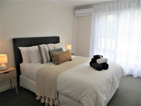 NORMANBY Coastal FREE WIFI & NETFLIX - Accommodation QLD 3
