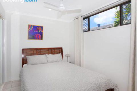Schirrmann 56 Four Bedroom Home On Canal With Pool Pontoon Aircon & WiFi! - Accommodation QLD 4