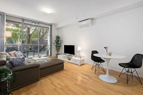 A Bright & Stylish Studio Next To Darling Harbour - Accommodation QLD 4