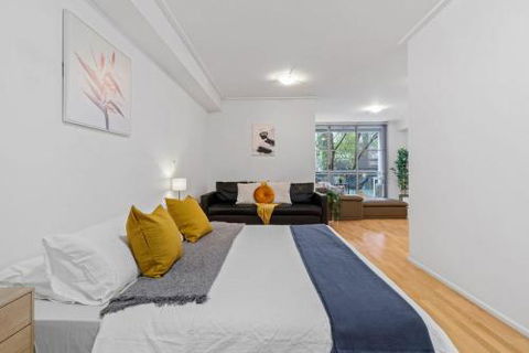 A Bright & Stylish Studio Next To Darling Harbour - Accommodation QLD 1