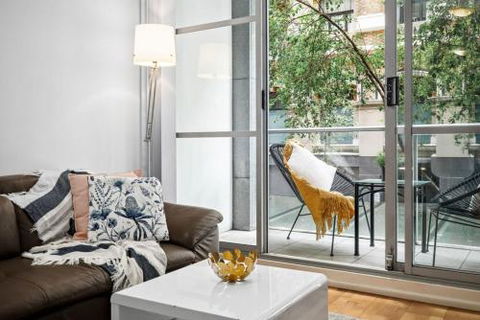 A Bright & Stylish Studio Next To Darling Harbour - Accommodation QLD 6
