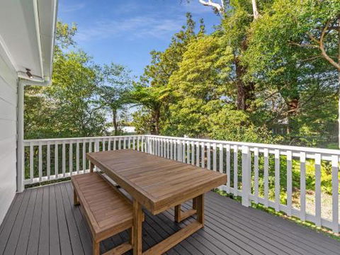 MOBYS At HYAMS Hyams Beach 4pm Check Out Sundays - Accommodation QLD 5