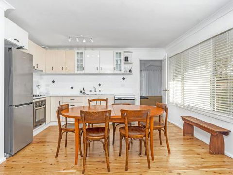 MOBYS At HYAMS Hyams Beach 4pm Check Out Sundays - Accommodation QLD 6