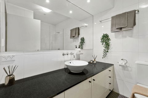 A Cozy & Modern Studio Next To Darling Harbour - Accommodation QLD 5