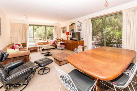 Sixteen Ash Ave Sandy Point - Accommodation QLD 4