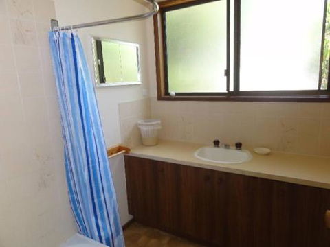 14 Tecoma Avenue Sandy Point - Accommodation QLD 3