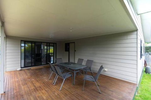 34 Ash Avenue Sandy Point - Accommodation QLD 2