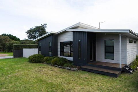 34 Ash Avenue Sandy Point - Accommodation QLD 3