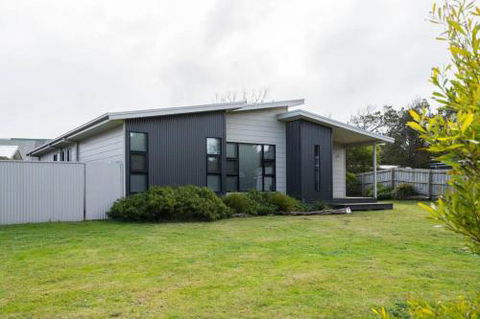 34 Ash Avenue Sandy Point - Accommodation QLD 0