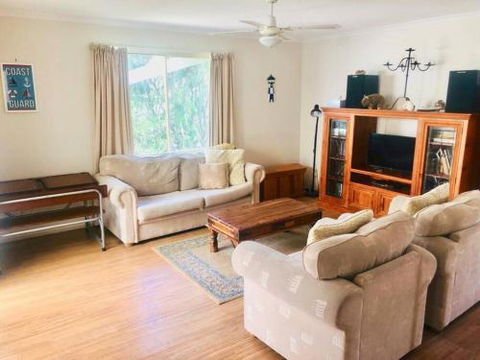 1 Tecoma Avenue Sandy Point - Accommodation QLD 6