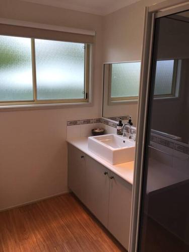 1 Tecoma Avenue Sandy Point - Accommodation QLD 3
