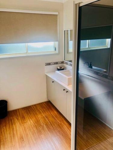 1 Tecoma Avenue Sandy Point - Accommodation QLD 2