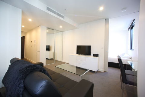 Arena On The Beach - Accommodation QLD 4