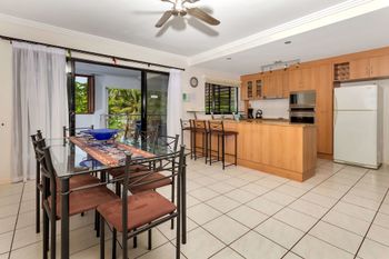 Oceansprey Beachfront Apartments - Accommodation QLD 2