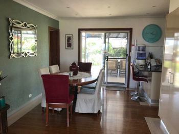 Ocean House At Mollymook - Accommodation QLD 5