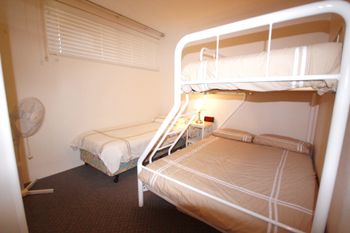 Radburn Unit 2 17 Ondine Close - Accommodation QLD 3