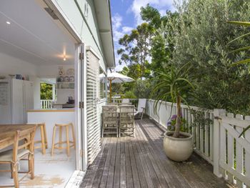 Oriole Street Cottage - Accommodation QLD 0