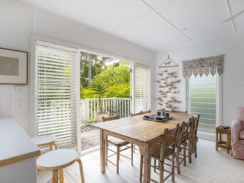 Oriole Street Cottage - Accommodation QLD 6