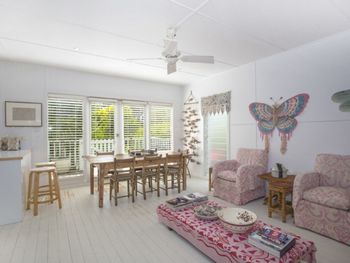 Oriole Street Cottage - Accommodation QLD 5