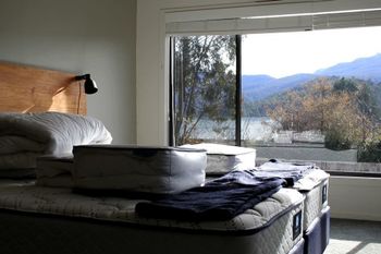 Tranquil 3 Bedroom Next To National Park - Accommodation QLD 2
