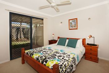 Oomoo 27a - Accommodation QLD 3