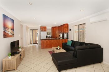 Oomoo 27a - Accommodation QLD 5