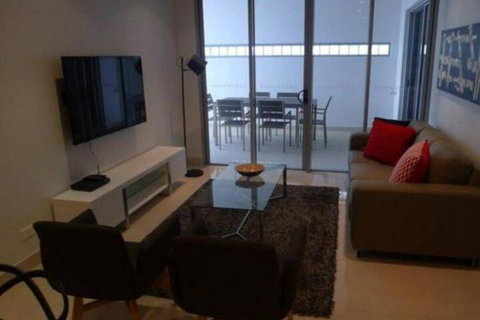 Kube On Cavanagh - Accommodation QLD 5