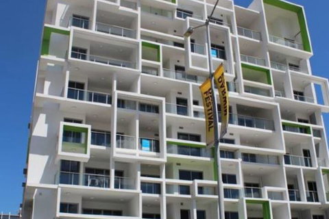 Kube On Cavanagh - Accommodation QLD 0