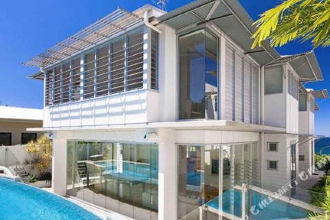R & W Noosa Holidays 19 The Esplanade - Accommodation QLD 0