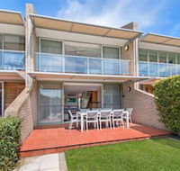 Number 4 James Cook Apartments - Accommodation QLD