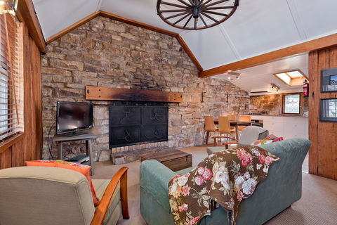 Crackenback Cottage 1884 - Accommodation QLD 3