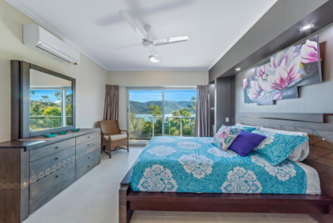 Panoramic Island Views - Accommodation QLD 4