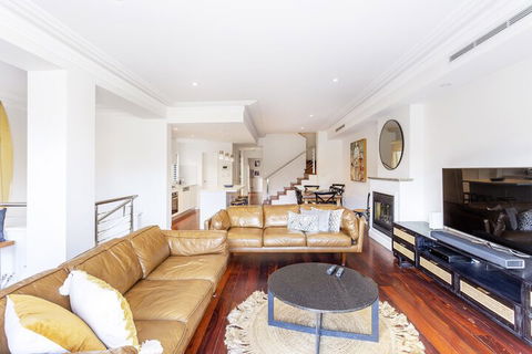 Cottesloe Aqua Retreat - Executive Escapes - Accommodation QLD 0