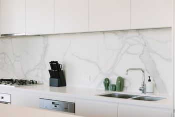 Super Spacious City View Apartments - Accommodation QLD 5