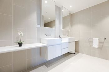 Super Spacious City View Apartments - Accommodation QLD 1